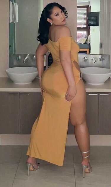 She goes by the name of Lollie on snap chat does anyone have anything of her Thick Amazon Latina