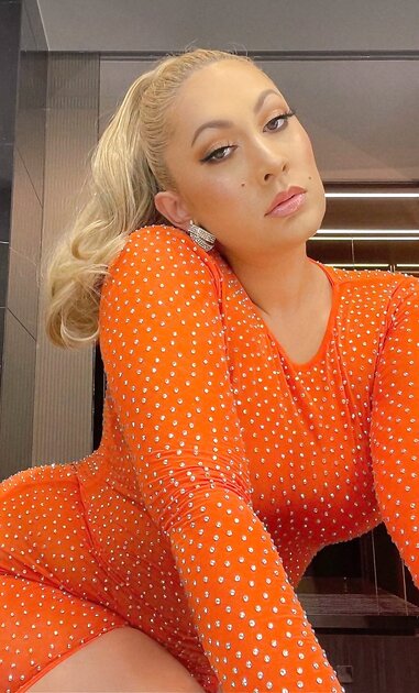She goes by the name of Lollie on snap chat does anyone have anything of her Thick Amazon Latina