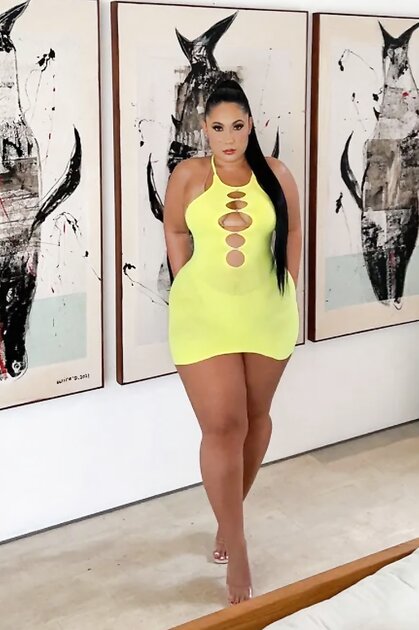 She goes by the name of Lollie on snap chat does anyone have anything of her Thick Amazon Latina
