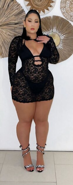 She goes by the name of Lollie on snap chat does anyone have anything of her Thick Amazon Latina