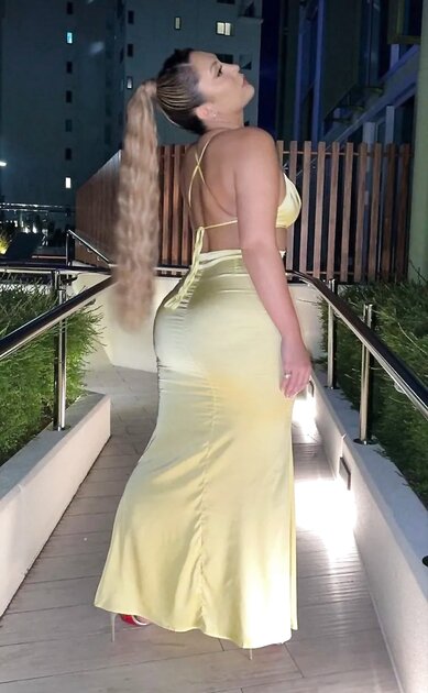 She goes by the name of Lollie on snap chat does anyone have anything of her Thick Amazon Latina