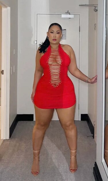 She goes by the name of Lollie on snap chat does anyone have anything of her Thick Amazon Latina