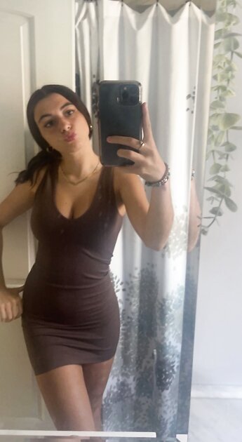 Evangeline G - Hot vsco teen (St. John’s)