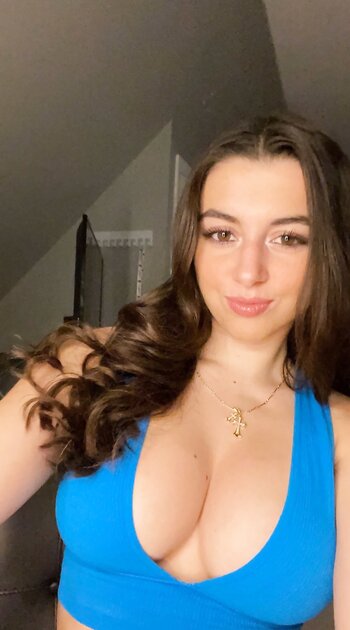 Evangeline G - Hot vsco teen (St. John’s)