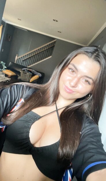 Evangeline G - Hot vsco teen (St. John’s)