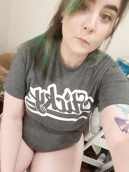 Sexy big tut slut