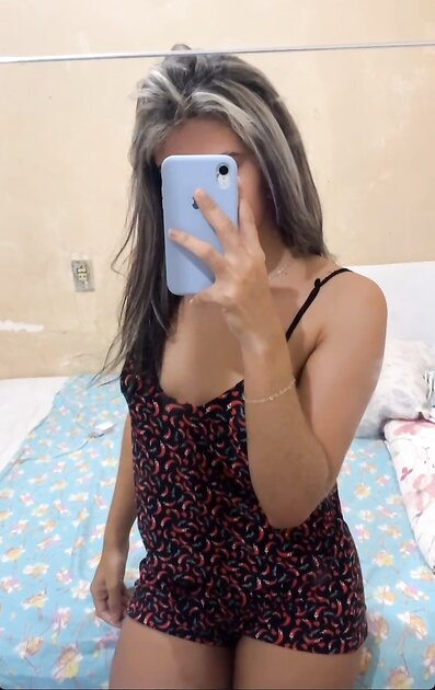 Vagabunda exibo do insta, novinha ama ser o motivo da punheta dos mano ✊????????