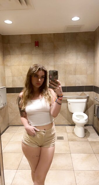 Ⓛⓔⓐⓚⓔⓓ - Taylor C #2