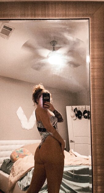Ⓛⓔⓐⓚⓔⓓ - Ashlyn