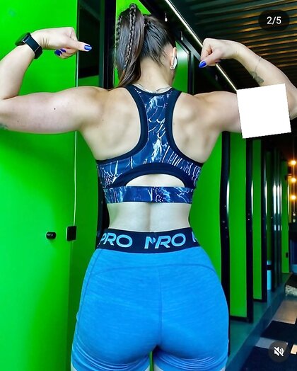 Morena gostosa da academia