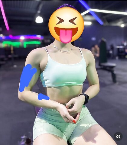 Morena gostosa da academia