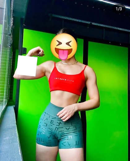 Morena gostosa da academia