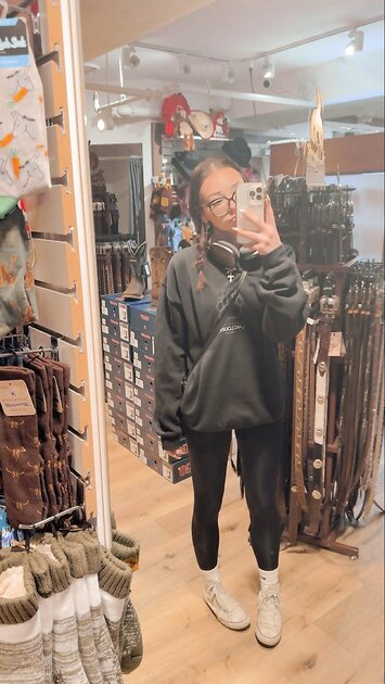 Thoughts on my gf Ava Kik meadll00
