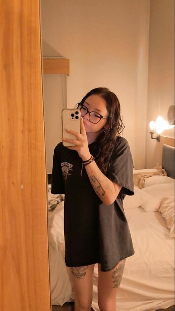 Thoughts on my gf Ava Kik meadll00