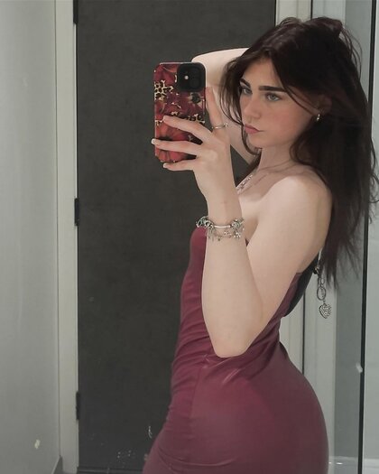 Rena, 18. Tiktok slut submitted. 5027 followers