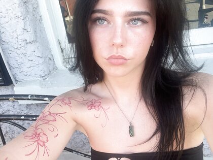 Rena, 18. Tiktok slut submitted. 5027 followers