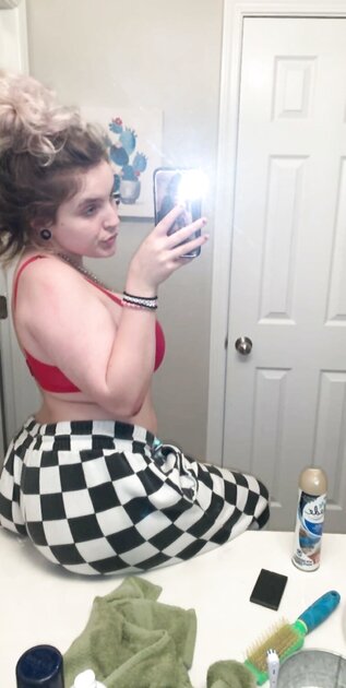 23yo webslut Emma