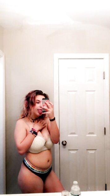 23yo webslut Emma