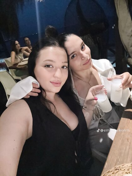 Big tits candid emete