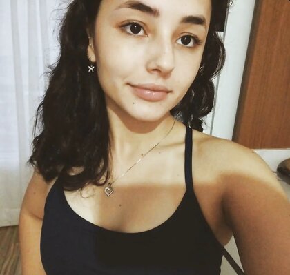 Vazou vídeo dela bebada no chuveiro com amiga