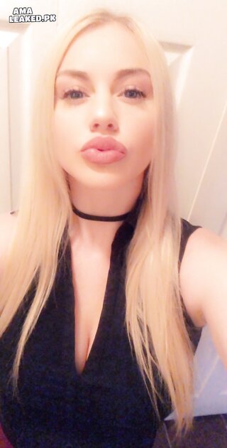 Ⓛⓔⓐⓚⓔⓓ - Kelly M
