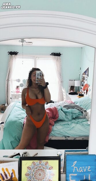 Ⓛⓔⓐⓚⓔⓓ - Maddie F