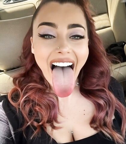 Greek influencer slut Anastasia for jerking off