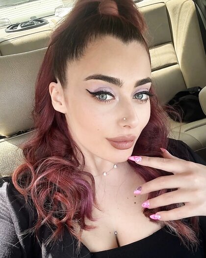 Greek influencer slut Anastasia for jerking off
