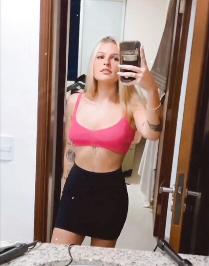 Estela, loirinha puta safada