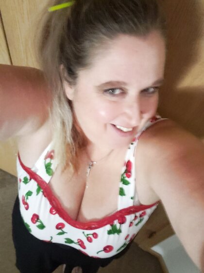 Suzi, Wisconsin Hot Wife