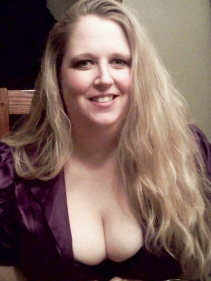 Suzi, Wisconsin Hot Wife