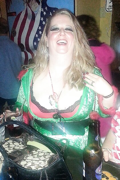 Suzi, Wisconsin Hot Wife
