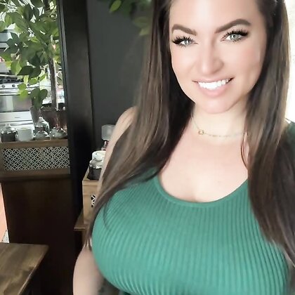 Huge tits curvy brunette Warhammer nerd