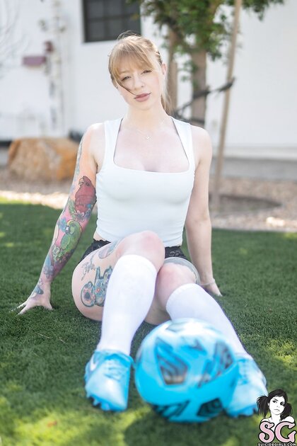 Rosegalah-The beautiful game (Suicide Girls)