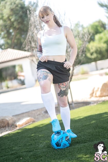 Rosegalah-The beautiful game (Suicide Girls)