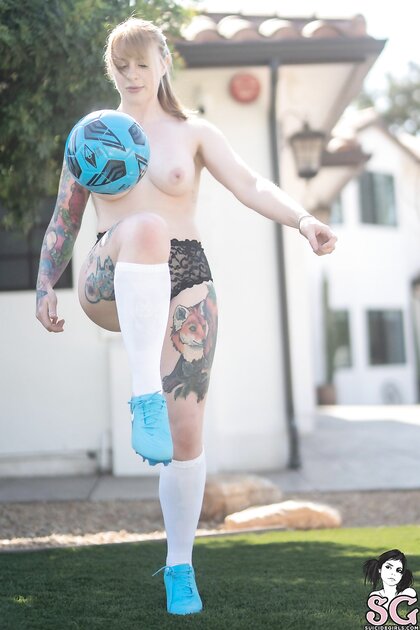 Rosegalah-The beautiful game (Suicide Girls)