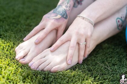 Rosegalah-The beautiful game (Suicide Girls)