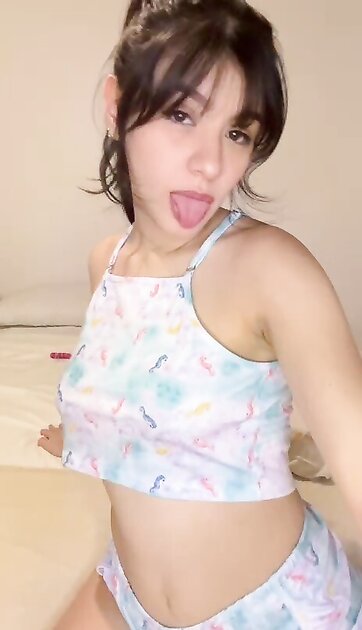 ????.(+19) María, todo dulzura la muy putita argentina????