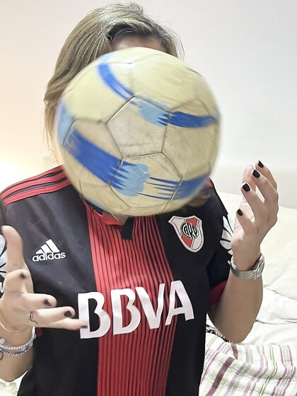 ????.(ar) abuelita muy puta hincha de river argentina????