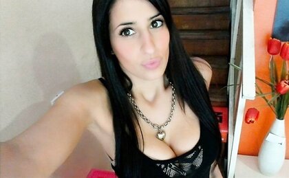 ????.(ar) Valentina atiende zapatería en Liniers argentina????