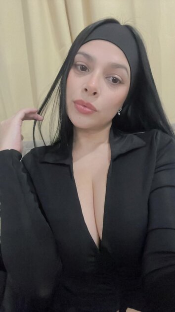 ????.(+30) tremenda la morocha tetona argentina????