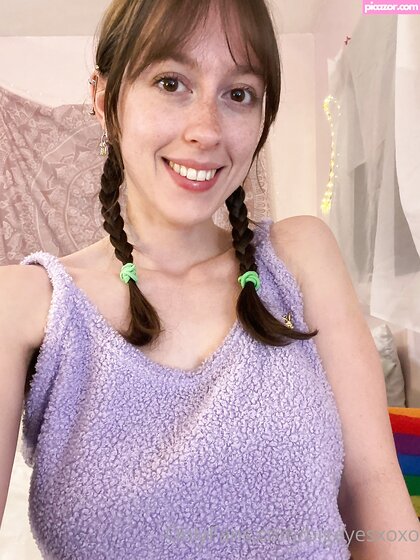 Flaca deliciosa de culo peludo ????