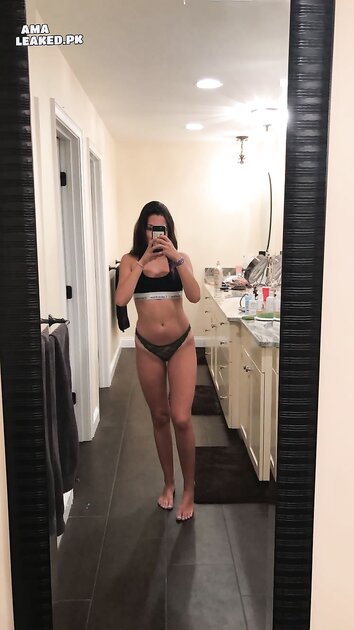 Ⓛⓔⓐⓚⓔⓓ - Olivia T