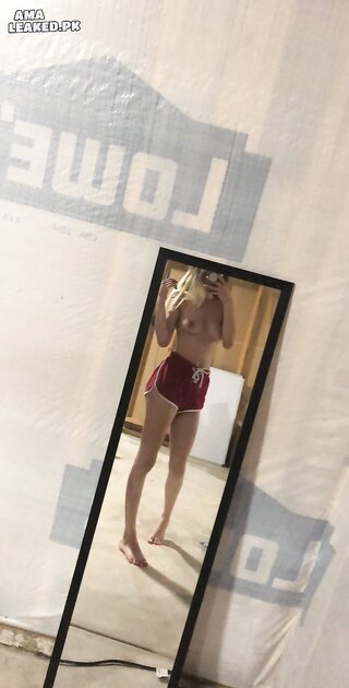 Ⓛⓔⓐⓚⓔⓓ - Hailey M