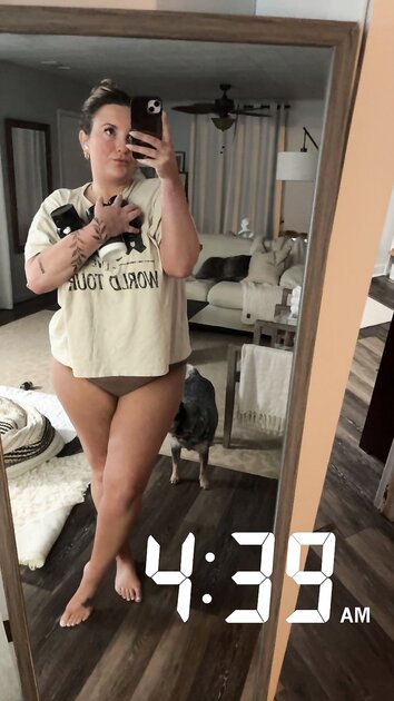 Ⓛⓔⓐⓚⓔⓓ - Allie W