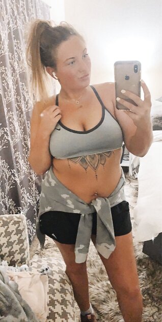 Ⓛⓔⓐⓚⓔⓓ - Allie W