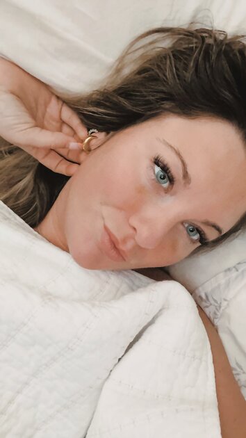Ⓛⓔⓐⓚⓔⓓ - Allie W