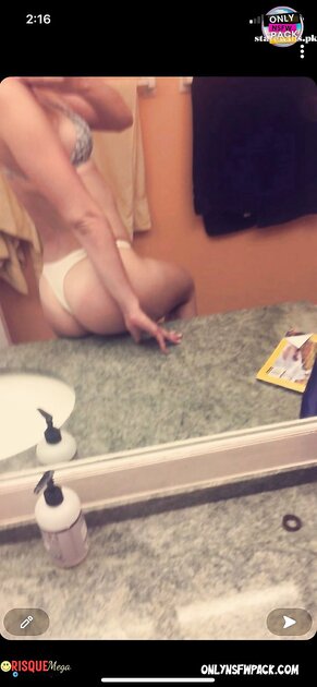 Ⓛⓔⓐⓚⓔⓓ - Ashley Z