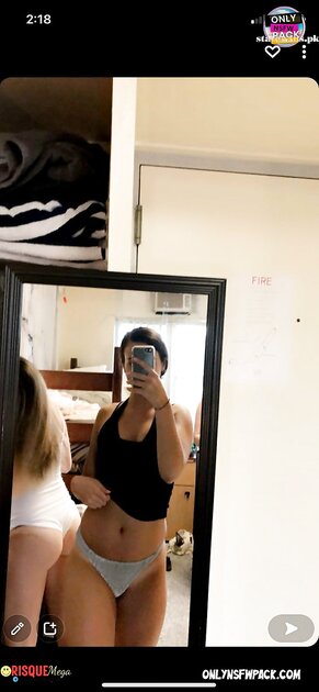 Ⓛⓔⓐⓚⓔⓓ - Ashley Z