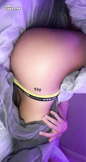 Ⓛⓔⓐⓚⓔⓓ - Hannah M